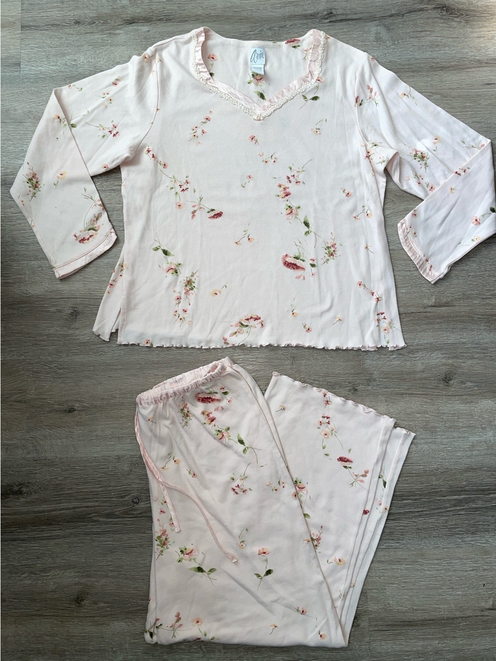 Aria coquette pajama set size medium